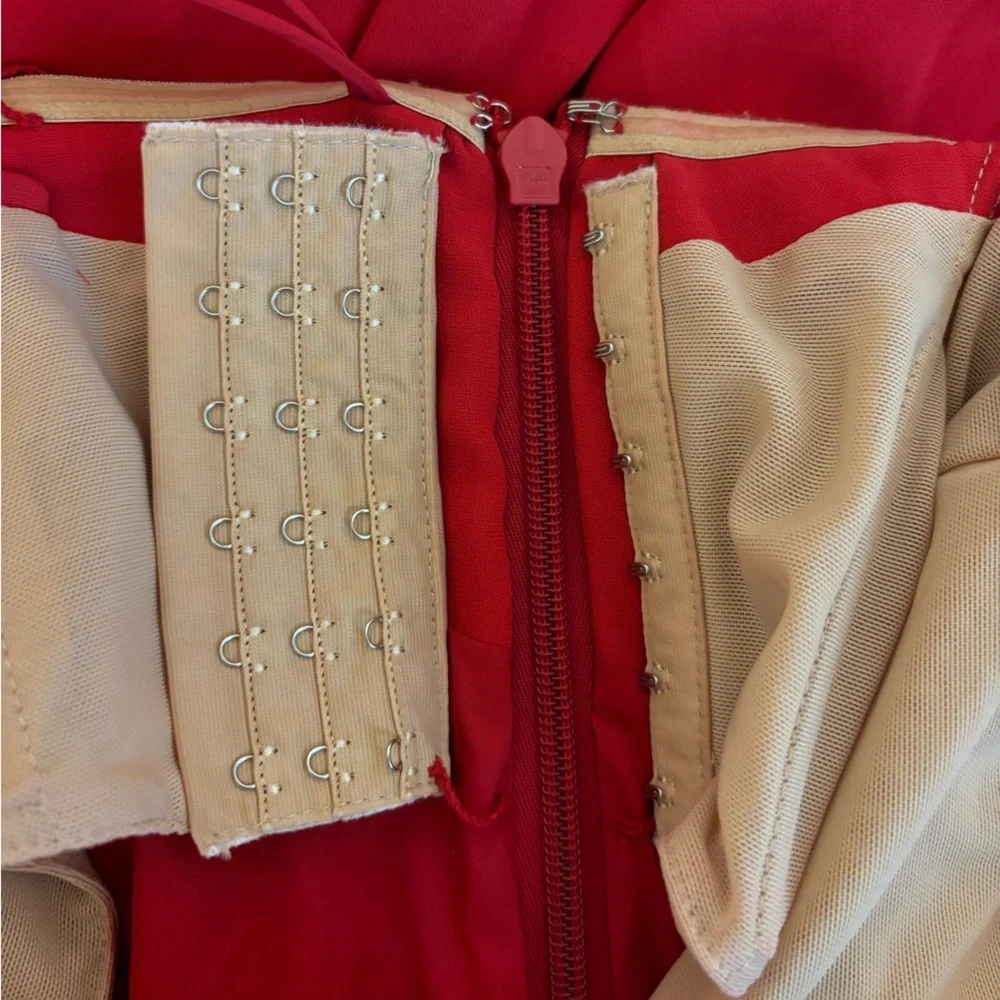 Cinq À Sept Women's Red Dilan Ruffle A Line Gown Ruby Red - Picture 10 of 10